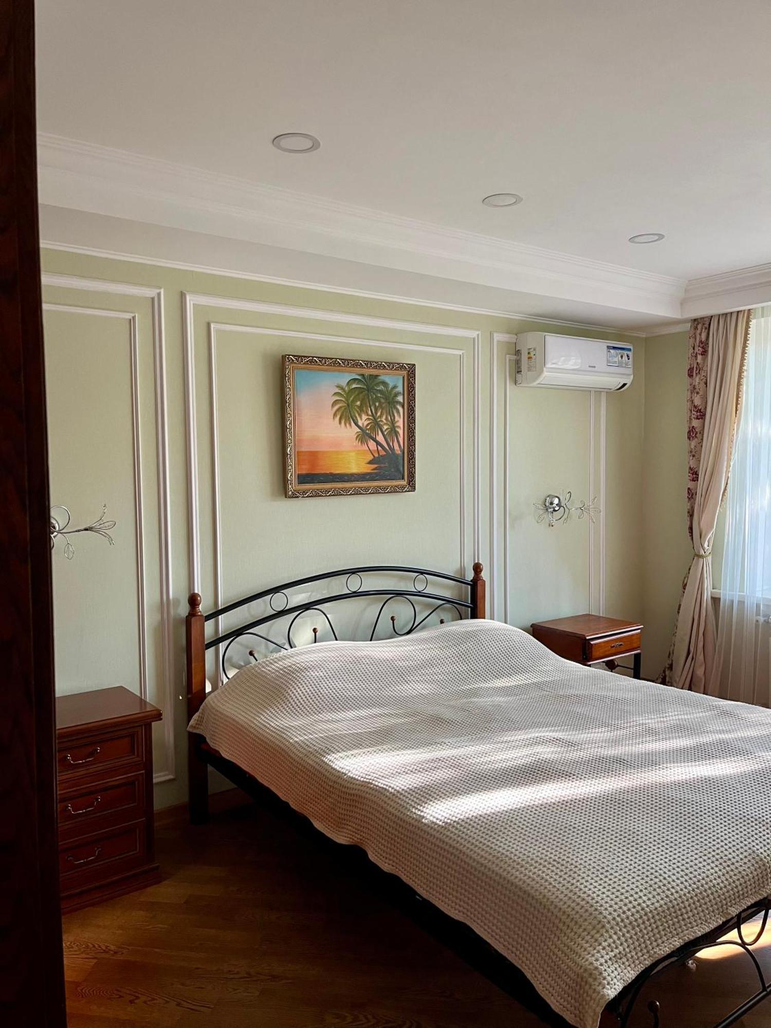 Cosy Flat In The Center Almaty